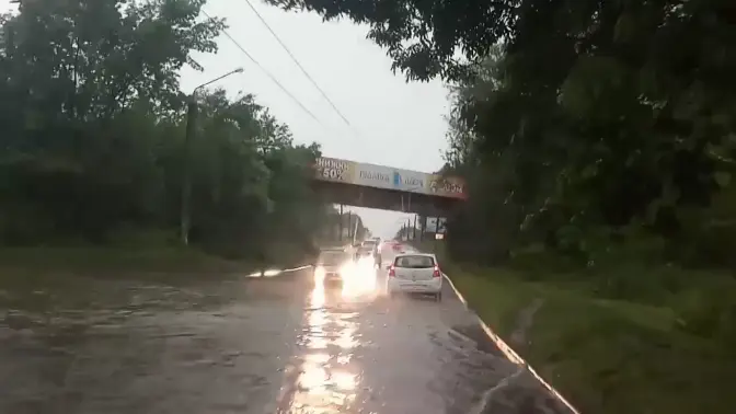 У Львові – буря з грозою та рафтинг на Сихові. Фото. Відео