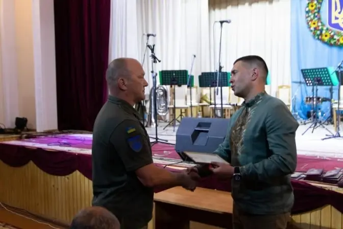 Захисника із Львівщини нагородили «Золотим Хрестом» за мужність