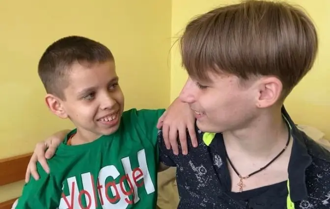Із львівської лікарні після трансплантації нирок виписали двох хлопців, евакуйованих з київського ОХМАТДИТу