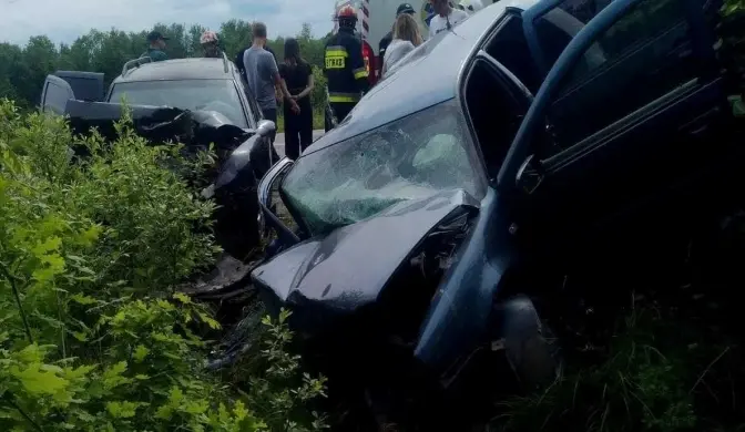 На Львівщині зіткнулися два автомобілі. Постраждали семеро людей