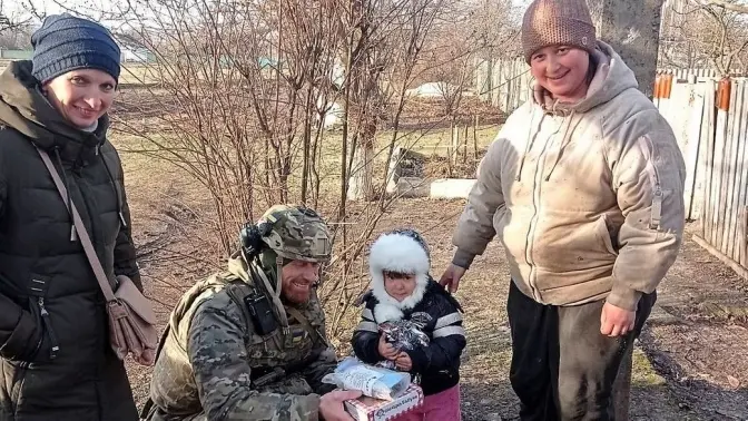 Військовослужбовці зі Львівщини подарували понад 300 подарунків дітям на сході