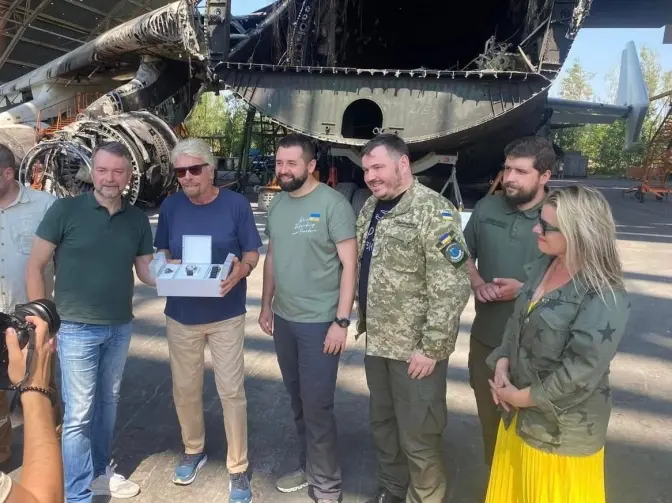 Мільярдер Річард Бренсон відвідав Гостомель