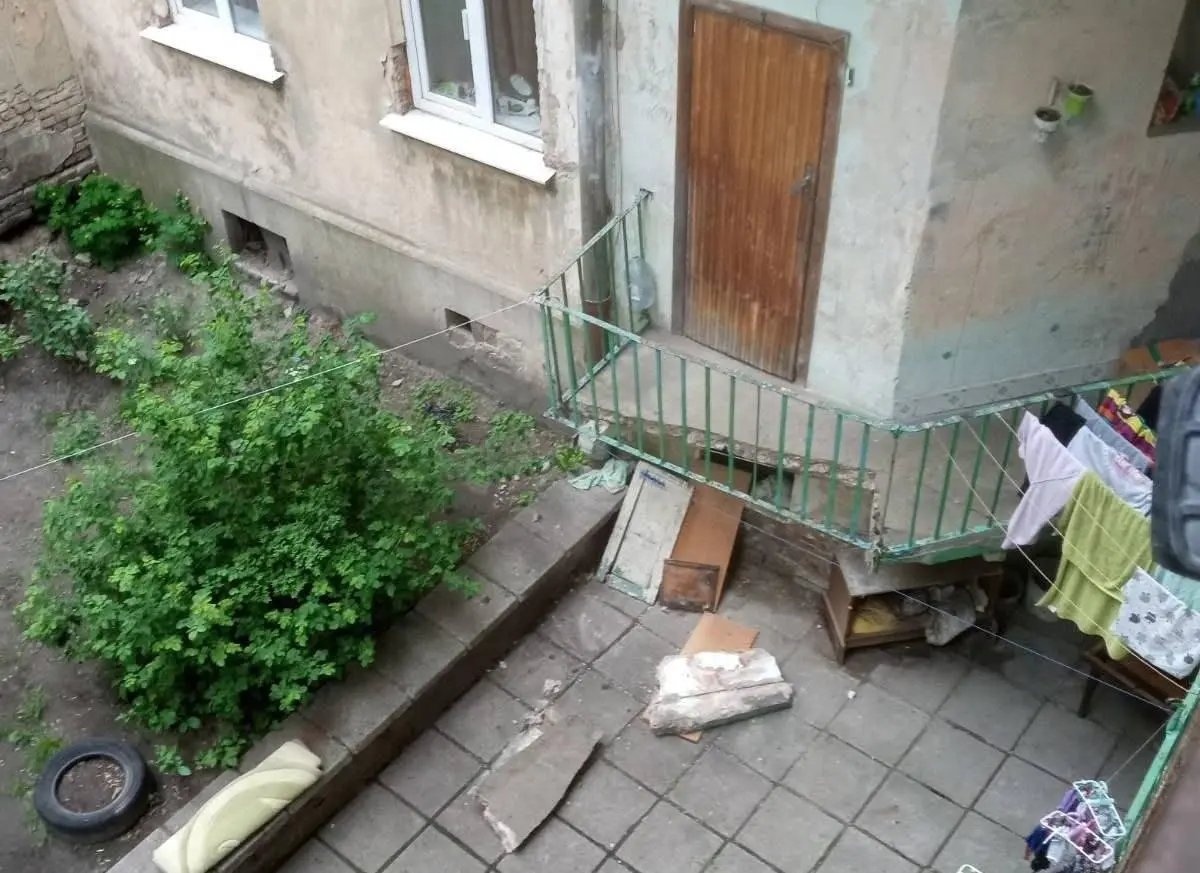 Балкон на Хорватській,3 після обвалу