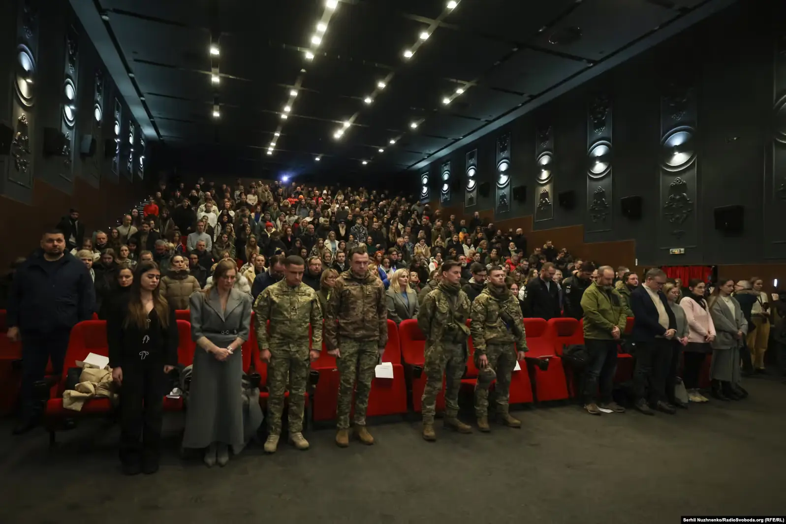 Хвилина мовчання перед показом фільму / фото Радіо Свобода