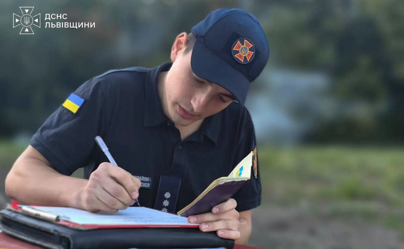 На Львівщині тривають рейди через спалювання сухостою, тож порушникам загрожують тисячні штрафи