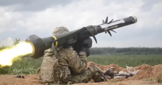 НАТО вперше профінансує постачання американської зброї для України
