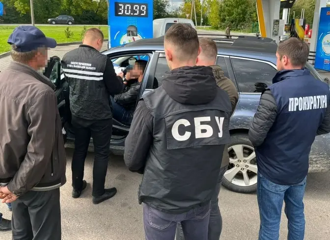 На Львівщині на хабарі 30 тисяч гривень затримали директора державної установи