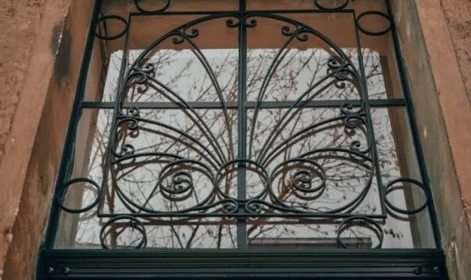 Біля церкви Анни у Львові відреставрували історичну браму