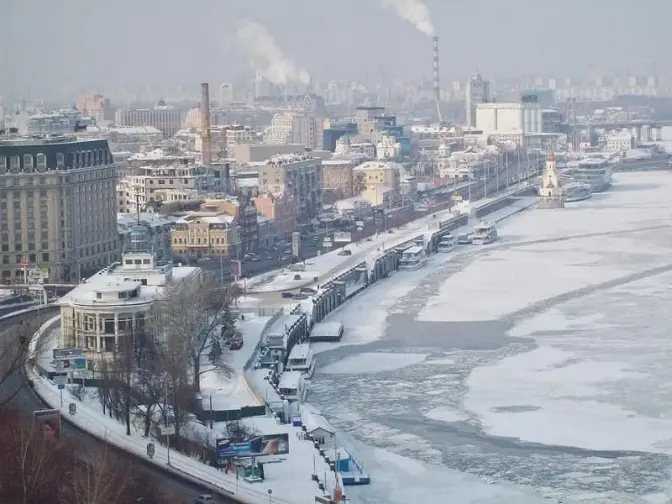 Тепло та вода подається у всі райони Києва. Зі світлом складніше, – КМВА