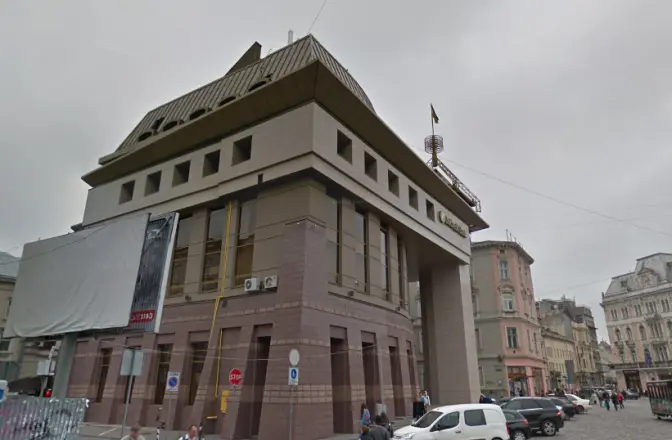 Будинок на площі Міцкевича у Львові виставили на продаж за 266 млн грн
