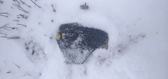На територію музейного комплексу під Києвом впали уламки російської ракети. Фото