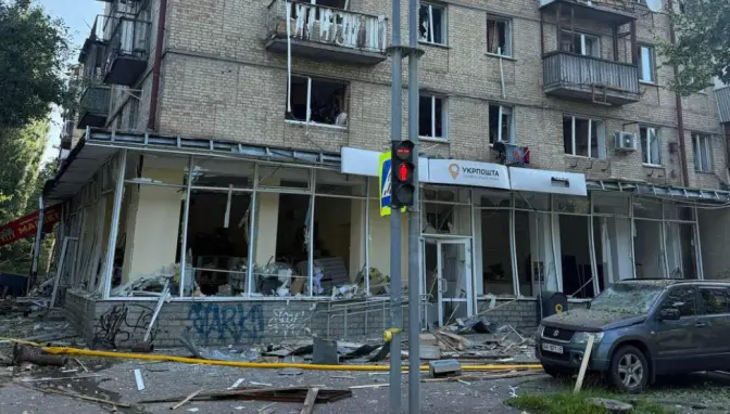Атака Росії зруйнувала два відділення Укрпошти в Києві