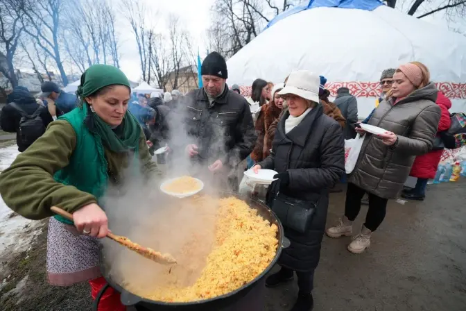 Казахи відкрили у Львові «юрту незламності». Фоторепортаж