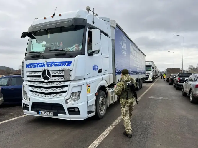 Пункт пропуску «Нижанковичі-Мальховіце» відкрили для проїзду порожніх вантажівок