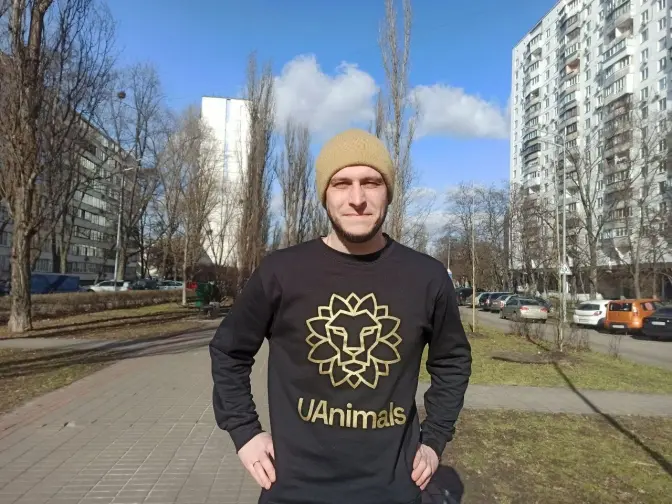 Киянин пробіг півмарафон, щоб підтримати собак-рятувальників із загону «Антарес»