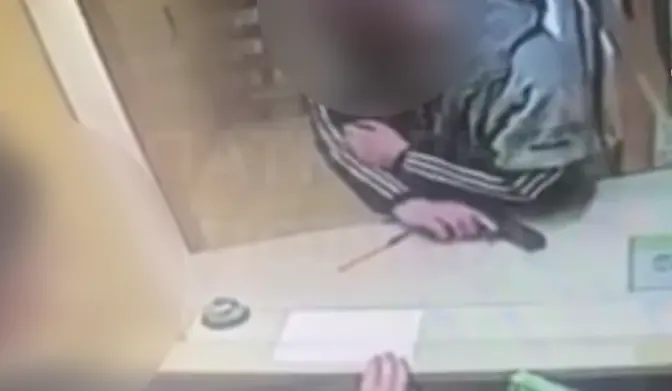 У Львові невідомий, погрожуючи зброєю, пограбував готель та намагався втекти