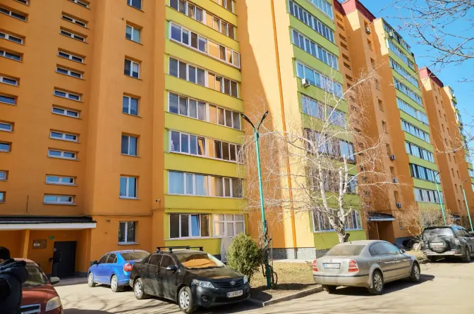 На Київщині відновлюють садок, лікарню та житло після руйнувань