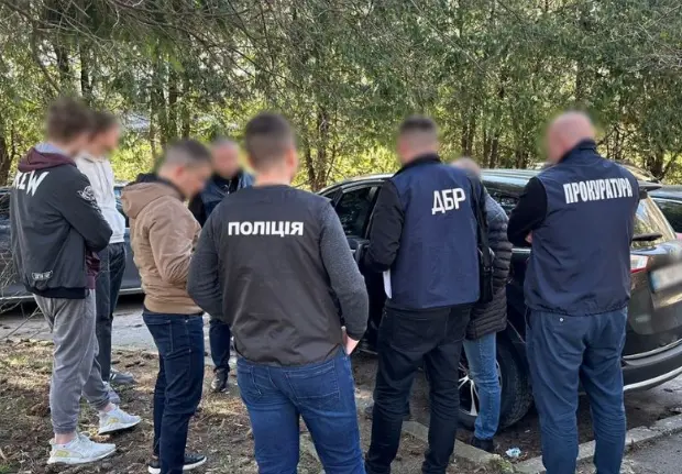 Держслужбовця Львівщини затримали на хабарі