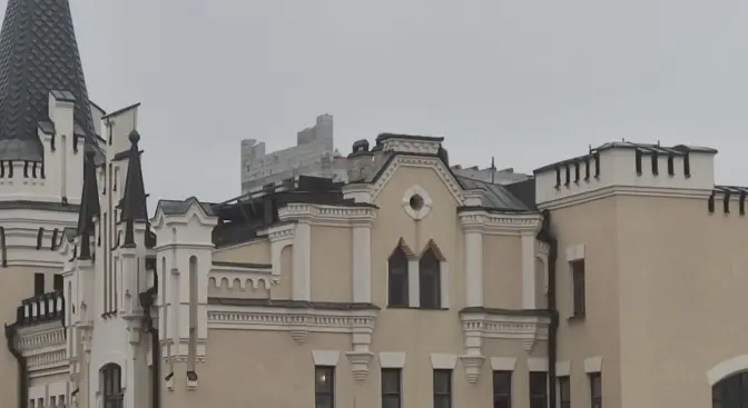 Мінкульт і ДОКС зобов’язали власника виконати надбудову на «замку Річарда» з автентичної цегли