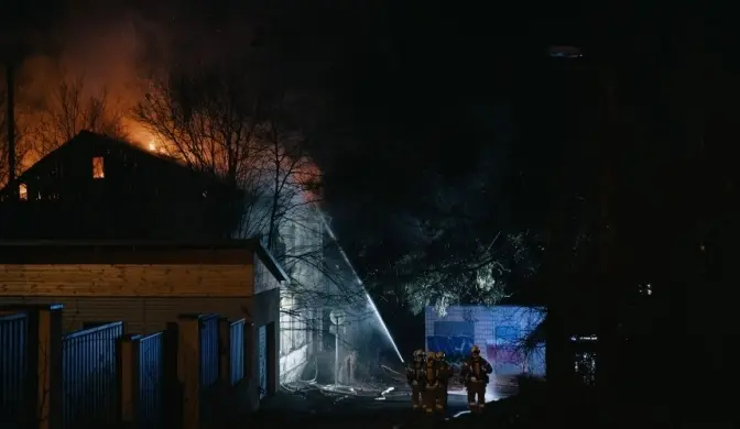 В Києві вночі горіла сторічна будівля