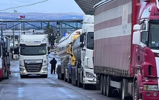 Польські фермери заблокували шостий пункт перетину кордону з Польщею
