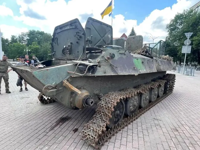 На Львівщині виставили знищену бійцями російську техніку. Фото
