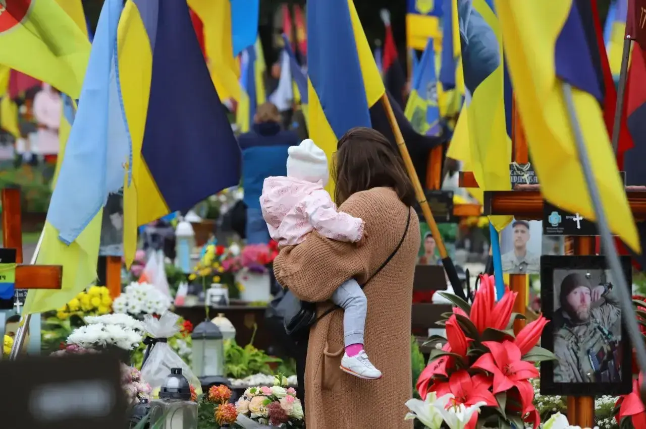Заходи із вшанування на Полі почесних поховань / фото: ЛОВА