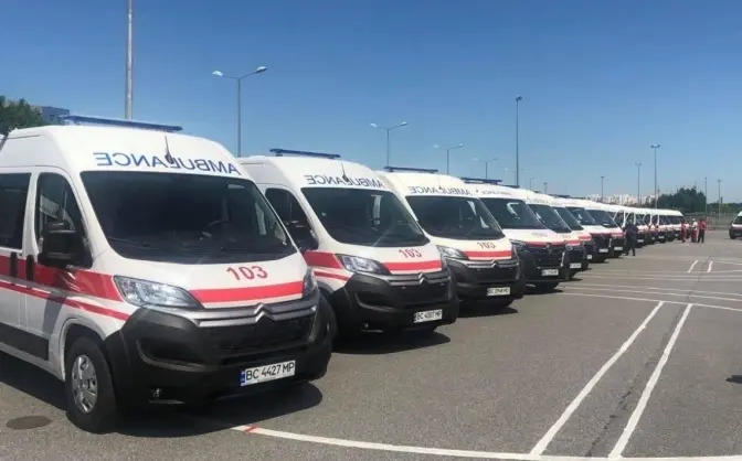 Львівський центр медицини катастроф отримав 57 нових автомобілів «швидкої»