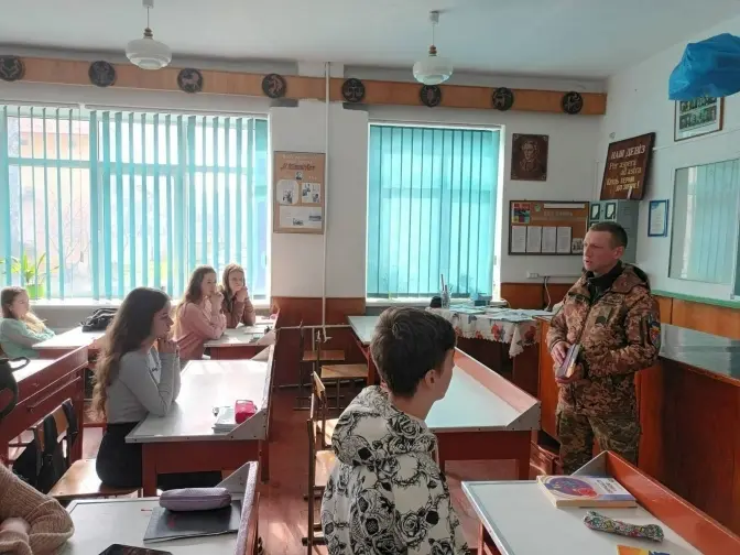 Львівський ТЦК проводить агітацію у школах для вступу до військових навчальних закладів