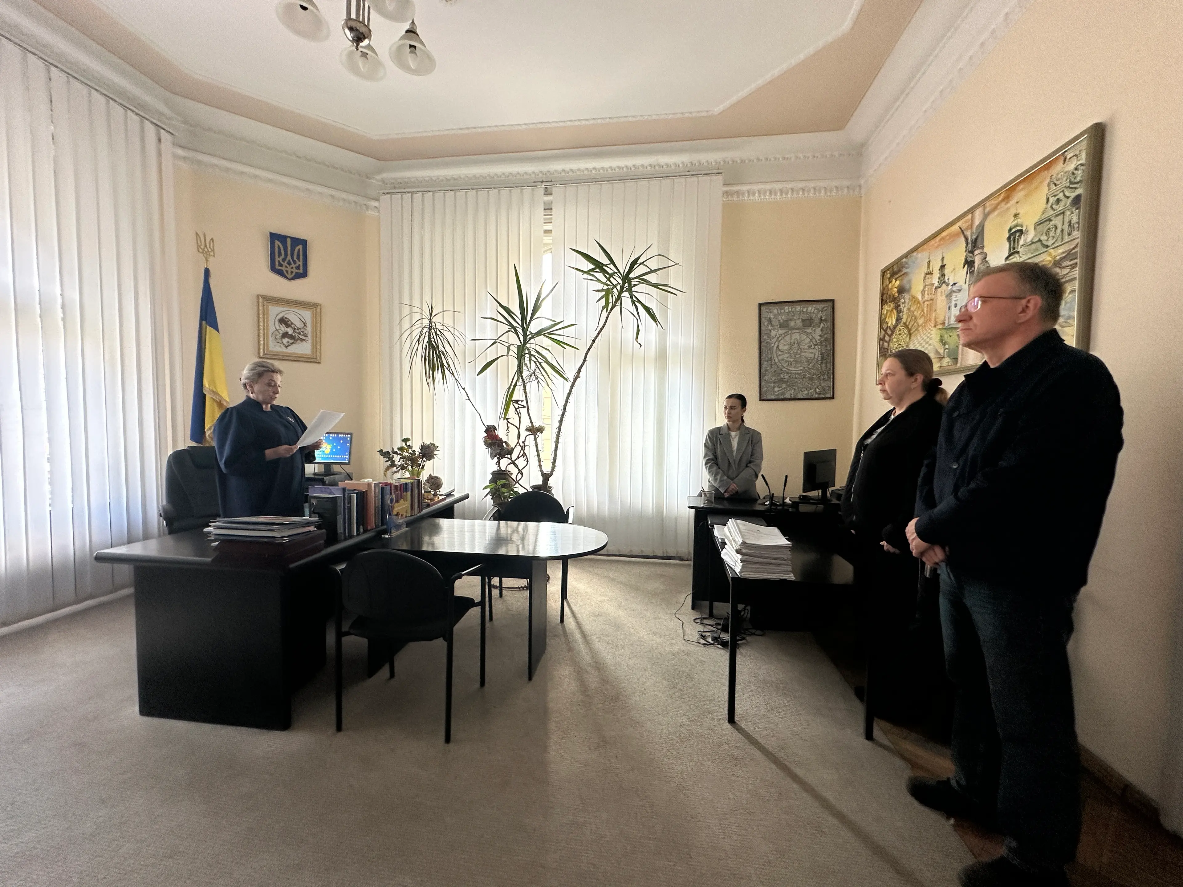 Ірина Пукшин з адвокатом / Фото: Мар’яна П'єцух  