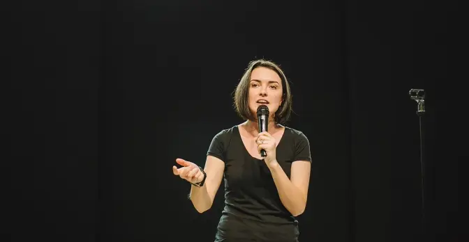 Жарти замість заробітків. Історія успіху дівчини з Закарпаття, яка двічі розсмішила коміків