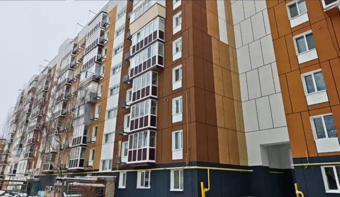 У Бородянці відновлюють найбільший житловий будинок