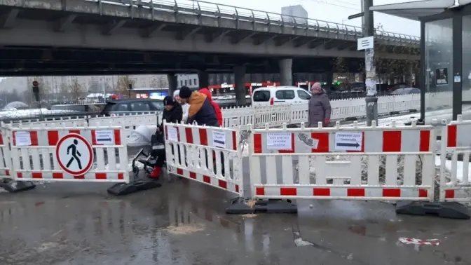 В Києві закривають рух на з’їзді з бульвару Міхновського на проспект Лобановського