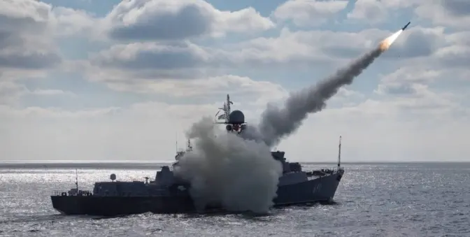У Чорному морі росіяни тримають у бойовій готовності 16 крилатих ракет