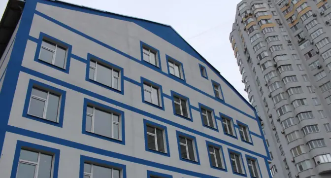 Дарницьку амбулаторію планують здати в експлуатацію цьогоріч. Наразі триває реконструкція