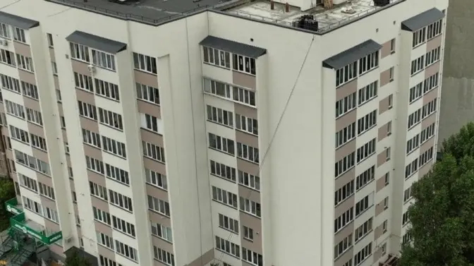 У Бородянці відновили зруйновану під час окупації багатоповерхівку