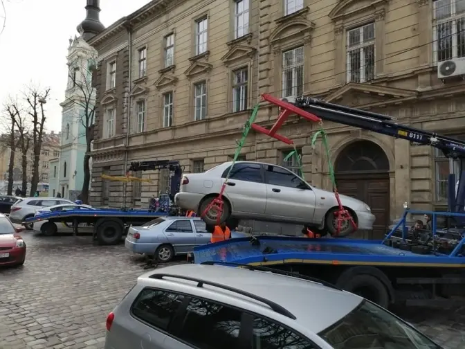 За неправильне паркування у Львові оштрафували водіїв на понад 67 млн грн
