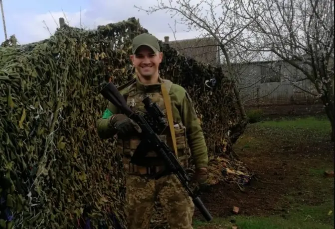 Львівський музикант отримав можливість знову грати після поранення на війні та ампутації пальця