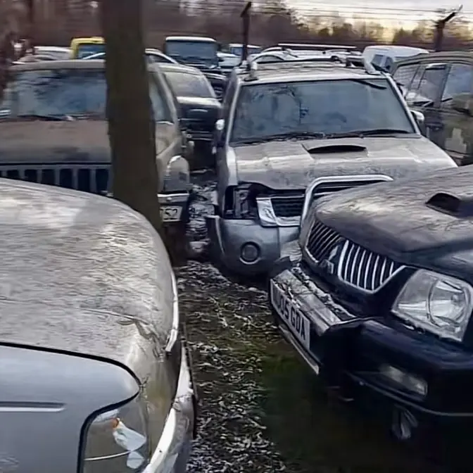 На штрафмайданчику у Львові стоять десятки автомобілів, які могли б допомагати ЗСУ на фронті
