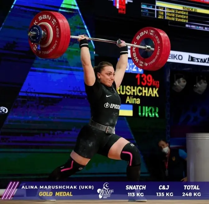Аліна Марущак стала першою українкою, яка здобула три «золота» на чемпіонаті світу з важкої атлетики