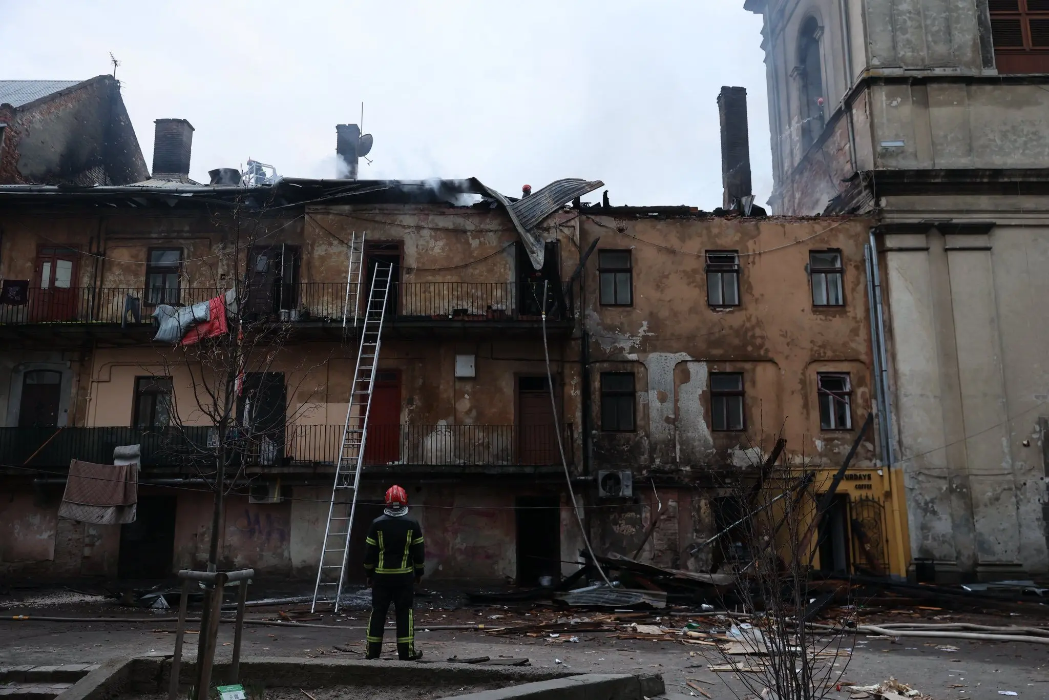 Російська атака у центрі Львова знищила квартиру військового та дизайнера ЗСУ Тараса Іщика