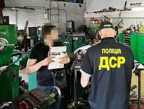 Львівські поліцейські викрили незаконне виробництво неякісних глушників до зброї