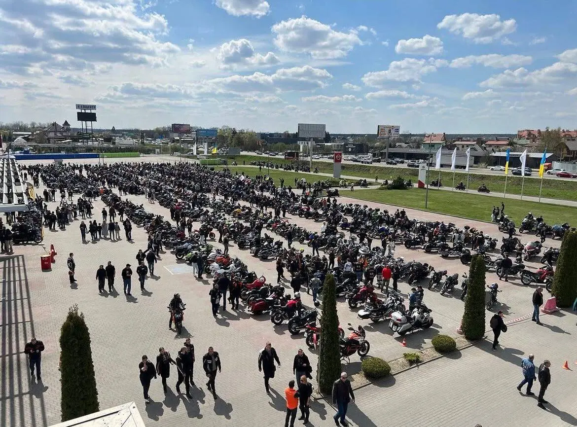 Відкриття мотосезону у Львові було масштабним і видовищним