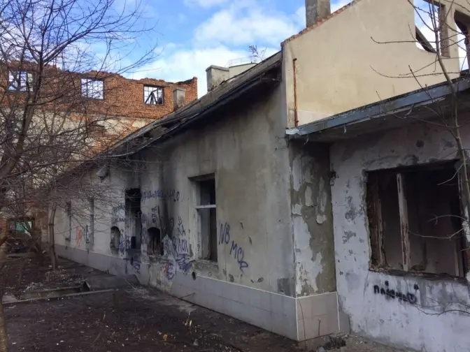 Занедбану будівлю контори на вулиці Лемківській у Львові продали за 9 млн грн