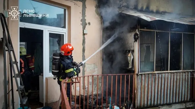 У Львові сталася пожежа на балконі житлового будинку