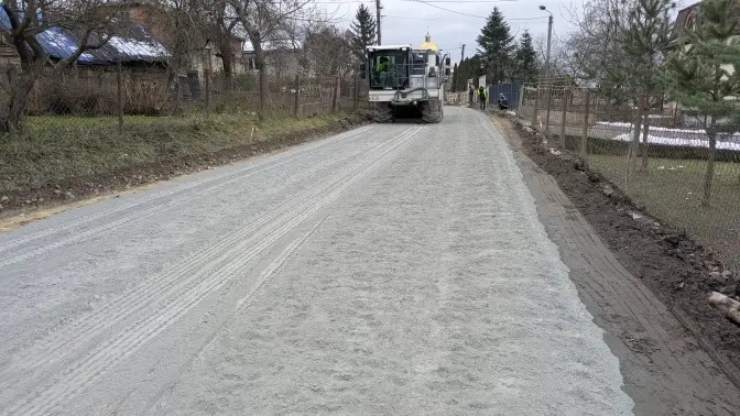 Біля Львова вперше застосують німецьку технологію для ремонту дороги за 200 тис. євро
