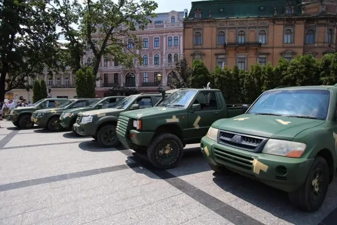 Волонтер як помічник vs волонтер як шахрай. У Львові проведуть публічну дискусію