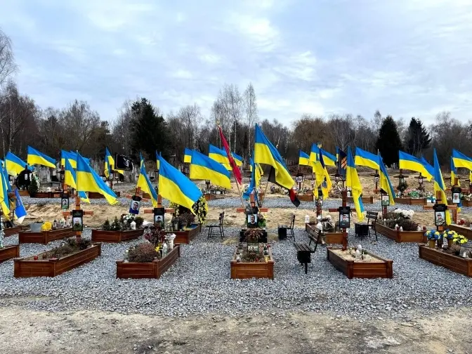 Фото:  Гарнізонного храму свв. апп. Петра і Павла.