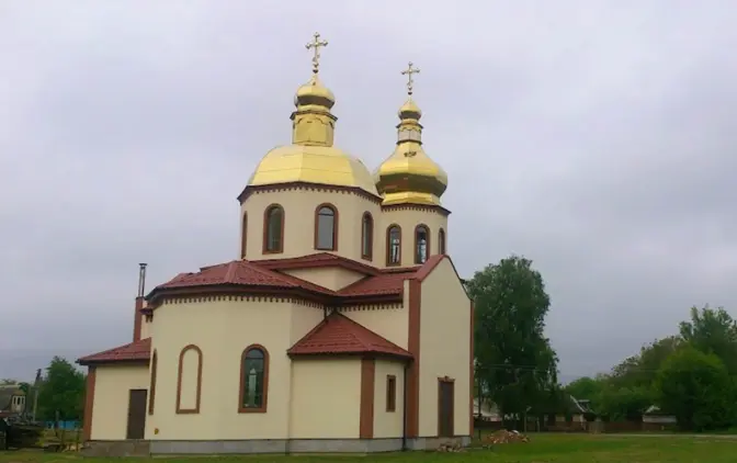 Московський піп привласнив собі храм на Київщині, коли парафіяни вирішили перейти в ПЦУ