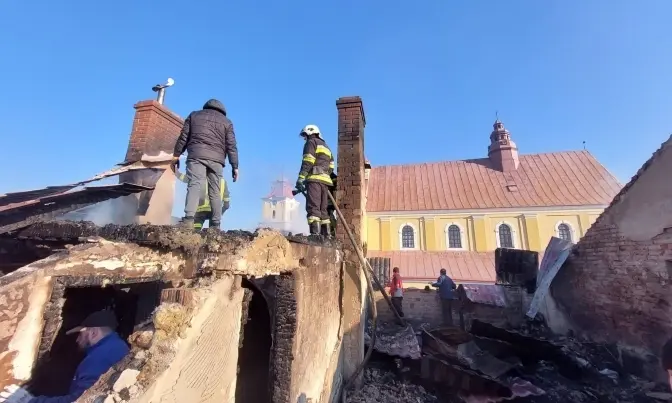 Стала відома ймовірна причина пожежі у парафіяльному домі у Рудках
